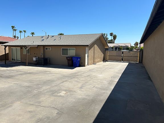 4th image of 33195 Avenida El Pueblo