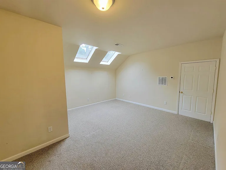 225 Lockmeade Way — Photo 18