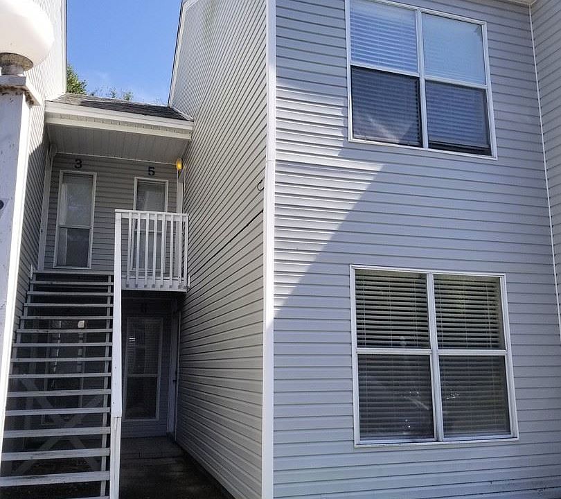 1st image of 31 Park Cir SE Unit 6