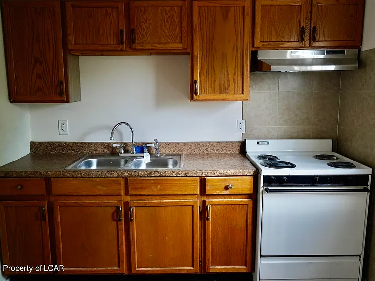 538 Carson St #1 — Photo 8