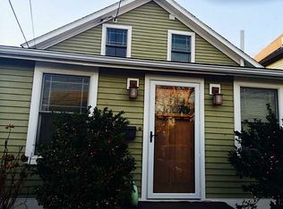 25 Crescent Ave, Riverside, RI 02915