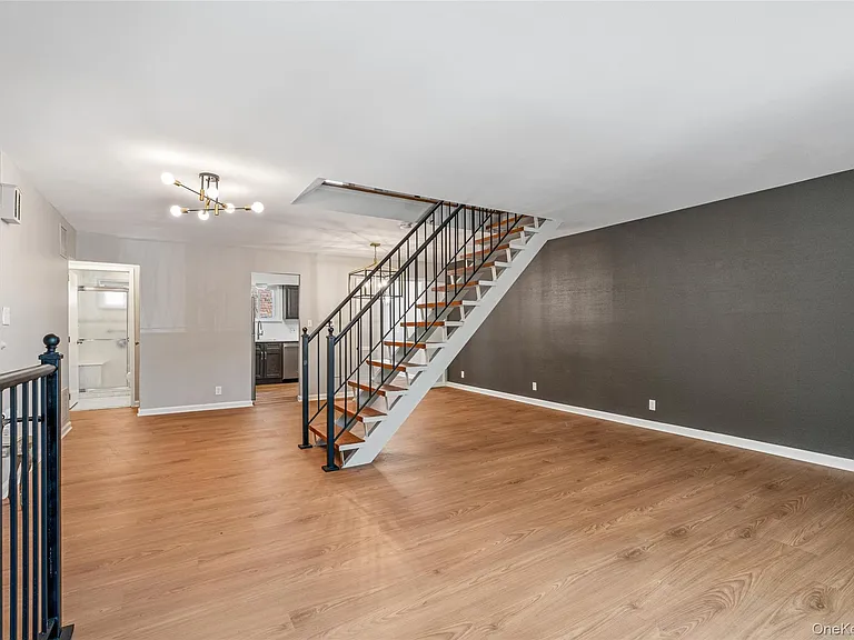175-03 Peck Ave #2 — Photo 8