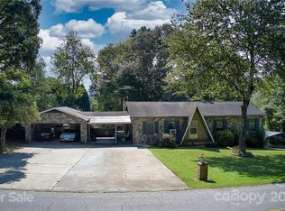 1161 Mountain Shadows Dr, Morganton, NC 28655