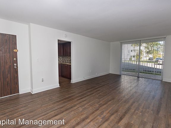 3rd image of 496 NW 165th St APT D115