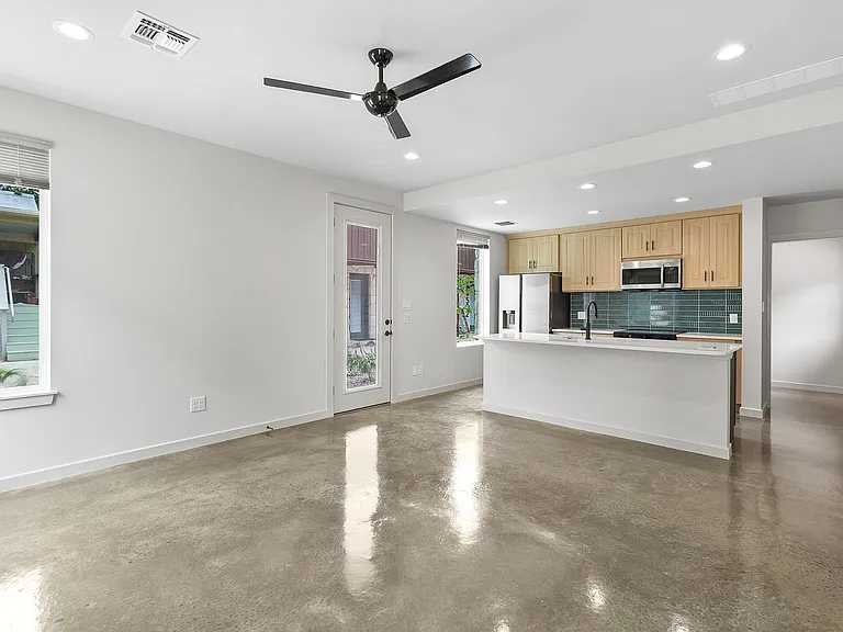 Modern Luxury in San Marcos' Premier Courtyard Community Now Leasing! — Photo 55