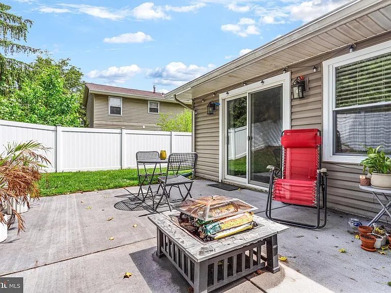7828 Citadel Dr — Photo 35