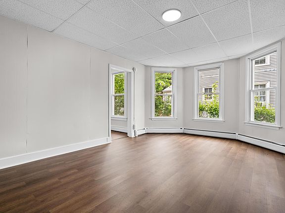 4th image of 35 Newton St #1