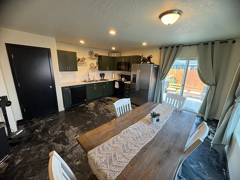 1088 NE Emerald Dr #B — Photo 7
