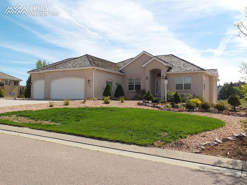 Gorgeous Saddletree Stucco Rancher with 3 Car Garage