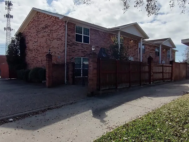 4513 Avenue P 1/2 #3 — Photo 23