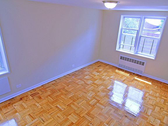 5th image of 277 E 207th St APT 2B