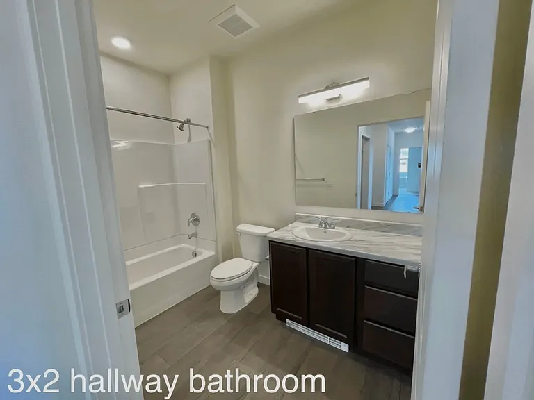 Range View Apartments — Photo 14