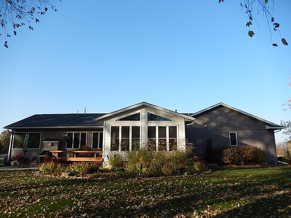3rd image of 2110 W River Dr