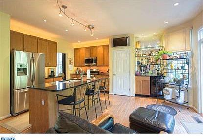 3rd image of 1010 Chiswell Dr