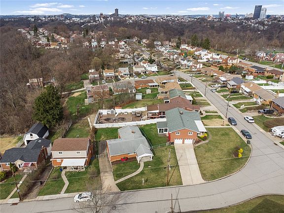 2nd image of 942 Shadycrest Rd