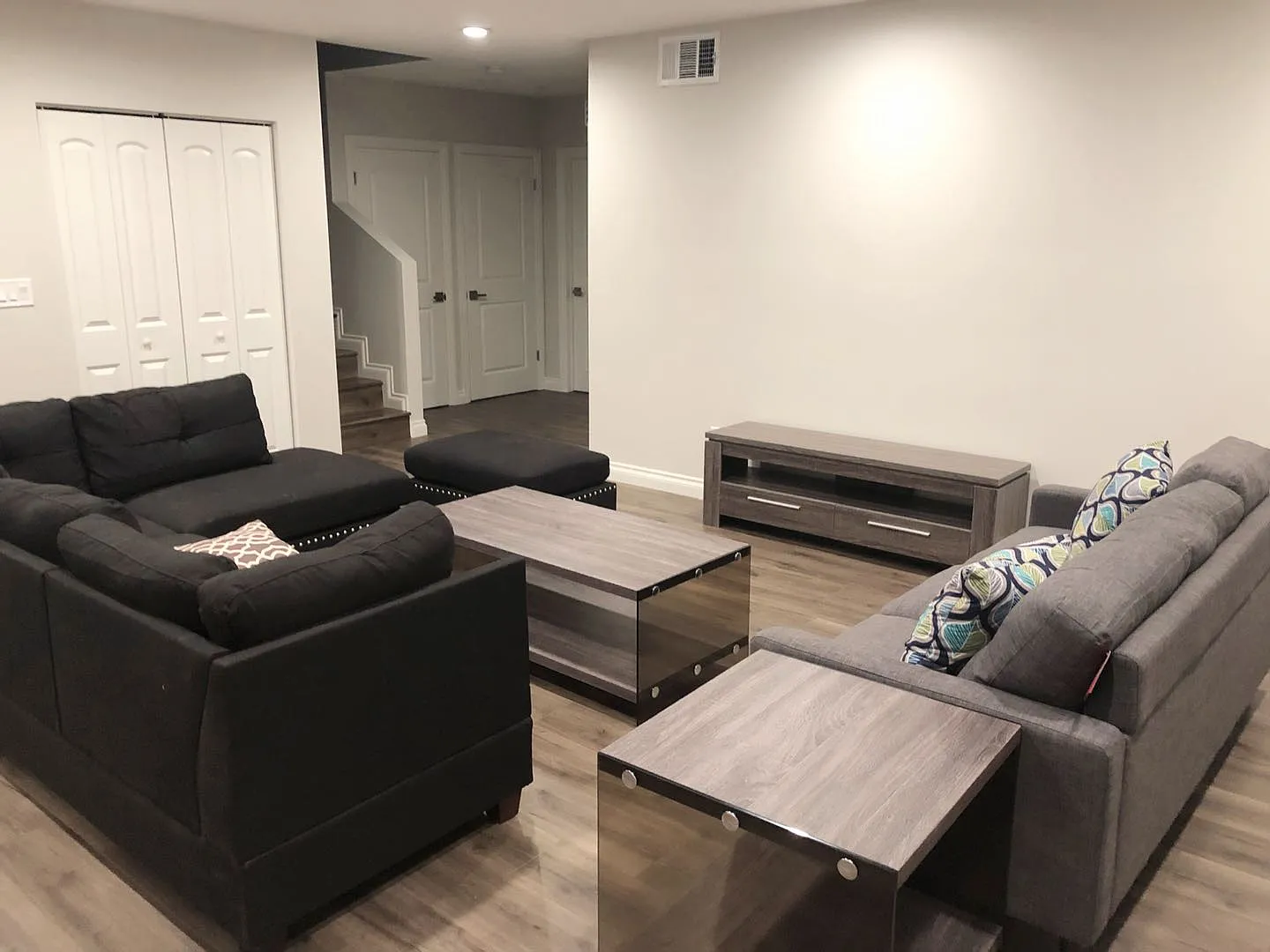 1173 W 37th Pl - USC DPS — Photo 4