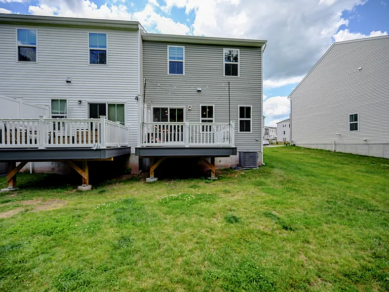 56 Pratt Ln — Photo 29