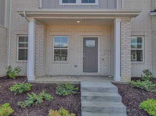 204 Douglas Bend Rd #202, Gallatin, TN 37066