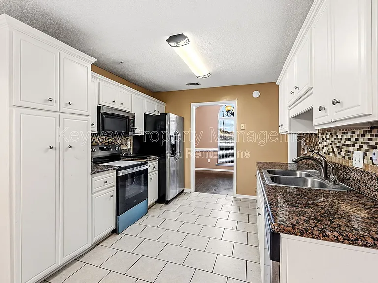 3013 Heron Ct — Photo 8