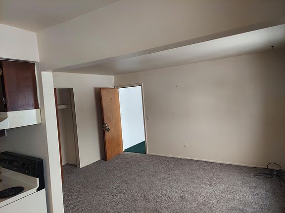 3rd image of 30043 Beechwood St