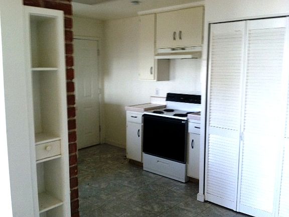 4th image of 128 B St