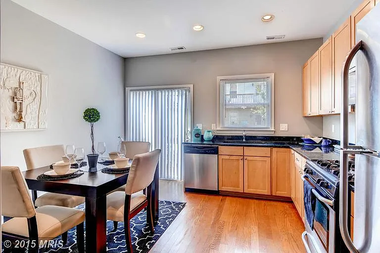 1620 Light St — Photo 5
