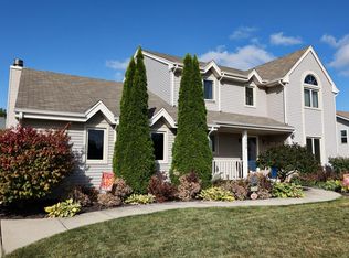 9339 S 44th Ct, Franklin, WI 53132