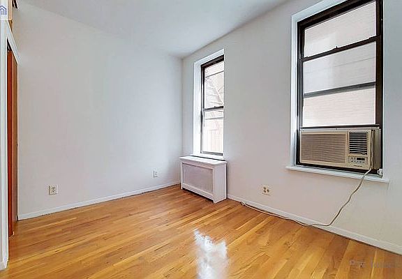 4th image of 1428 York Ave APT 4RS