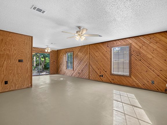 5th image of 40 Country Club Dr