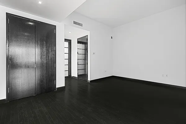 Rented by SR8 REALTY LLC | media 10
