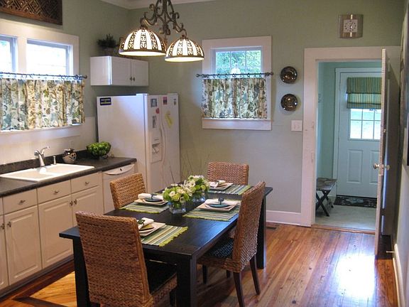 The eat-in kitchen has plenty of room for our family to dine