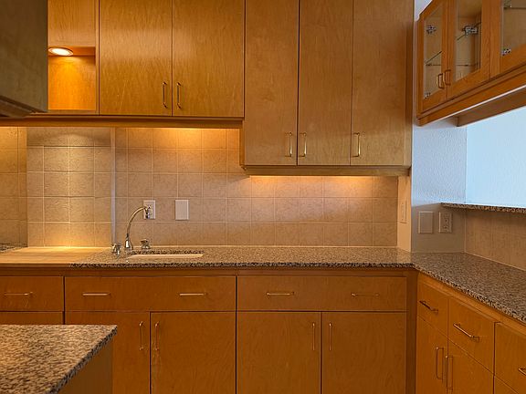 4th image of 2200 Sacramento St APT 505