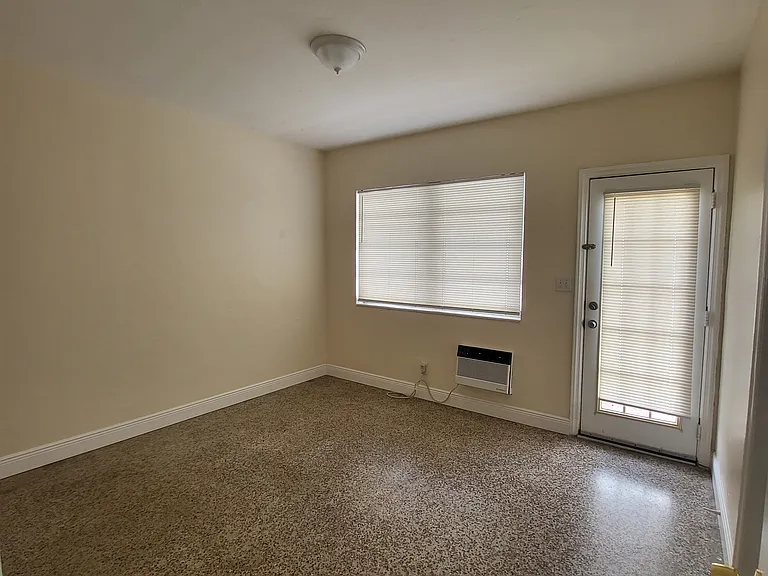 547 NE 16th Ave — Photo 2