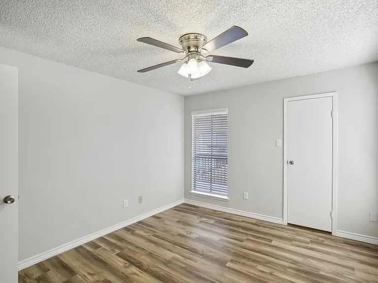 ROOKWOOD GOLF APARTMENTS — Photo 29