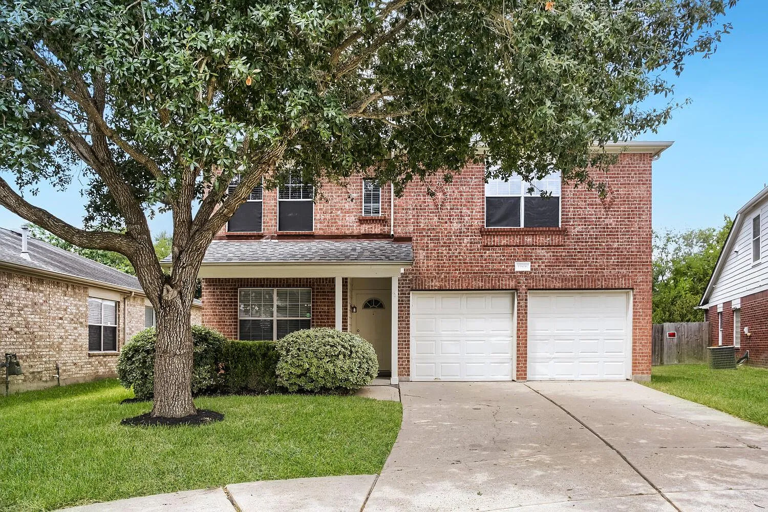 4 bed, 2.5 bath, 2562 sqft, $2,240 — Photo 1
