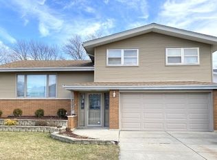 10337 Georgia Ln, Oak Lawn, IL 60453