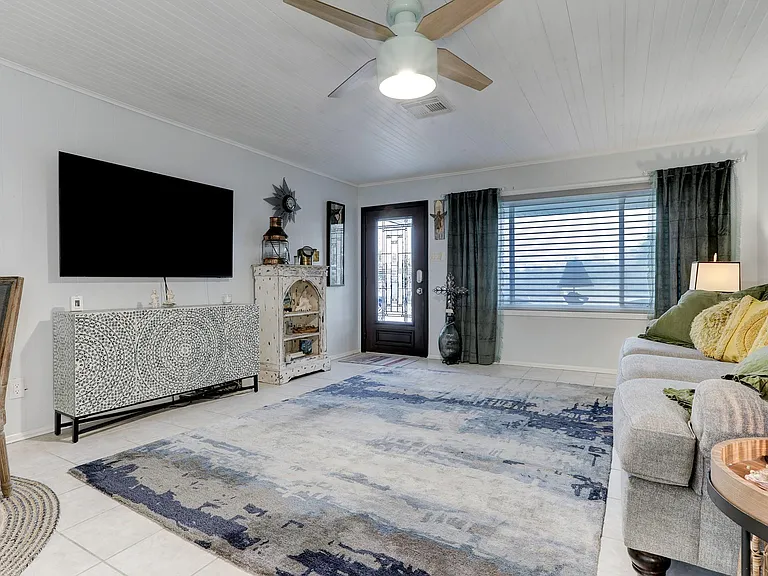 4449 Shady Lake Dr — Photo 8