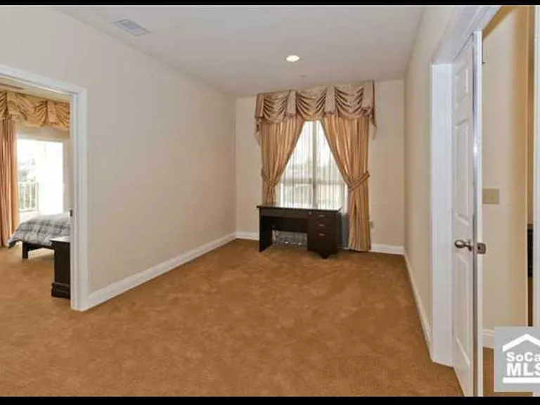 2951 Brea Blvd — Photo 9