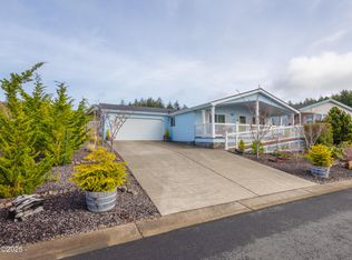 715 SE Winchell Dr, Depoe Bay, OR