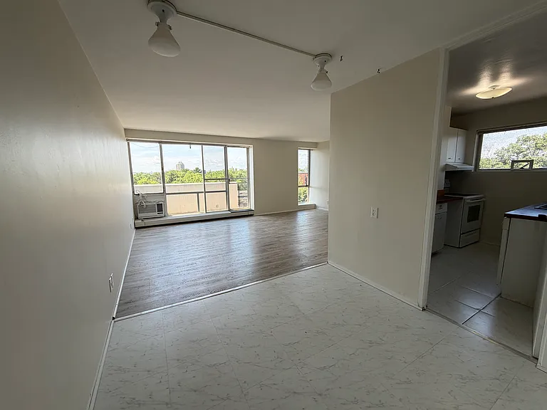 29 Concord Ave #815 — Photo 10