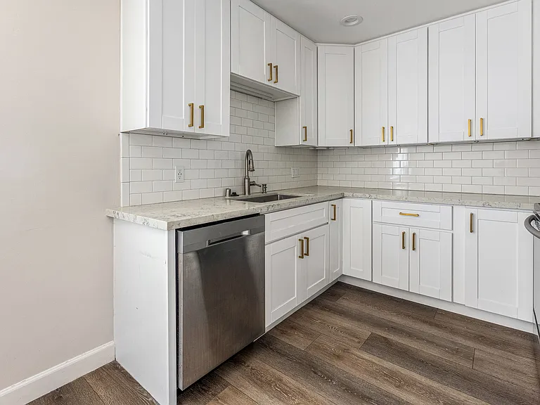 5015 Cape May Ave #304 — Photo 7