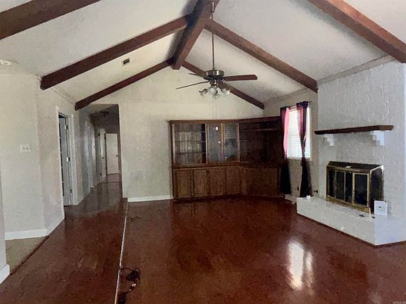 4th image of 1 Danbury Ln
