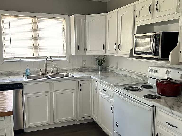 829 S Washington St — Photo 8