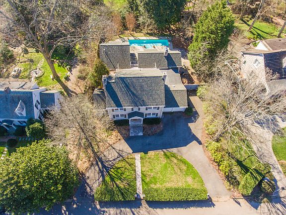 2nd image of 3910 SW Glenfield Dr