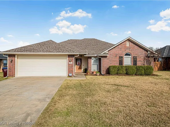 615 Windbrook Ct, Fort Smith, AR 72908