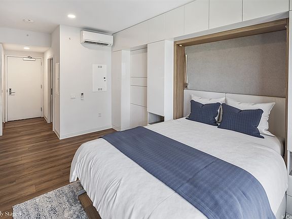 5th image of 987 Queen St #525