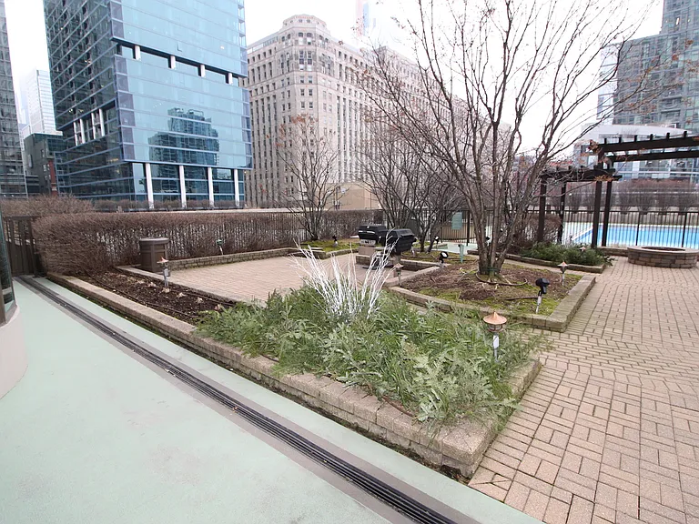 400 N La Salle Dr #2107 — Photo 4