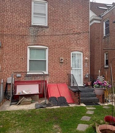 2nd image of 1016 Macdade Blvd