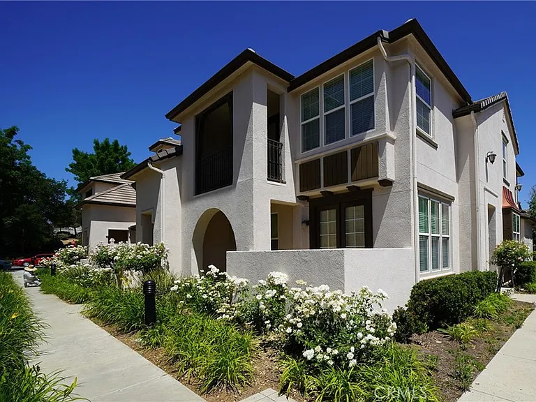 28635 Pietro Dr — Photo 2