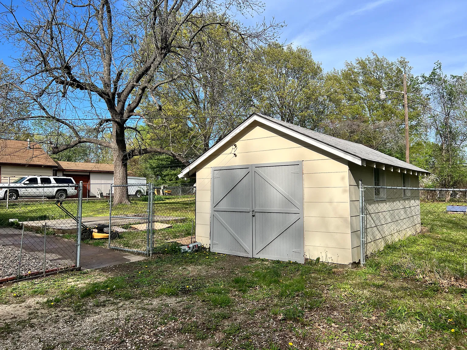 3 bed, 1050 sqft, $1,550 — Photo 3